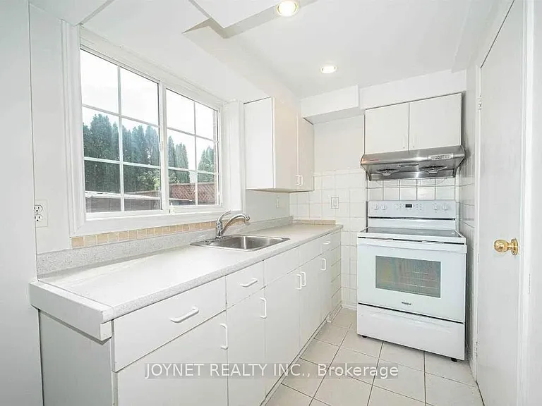 323 Flagstone Way #BASEMENT — Photo 3