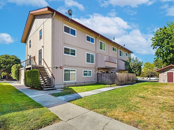 2nd image of 701 N Rengstorff Ave APT 7