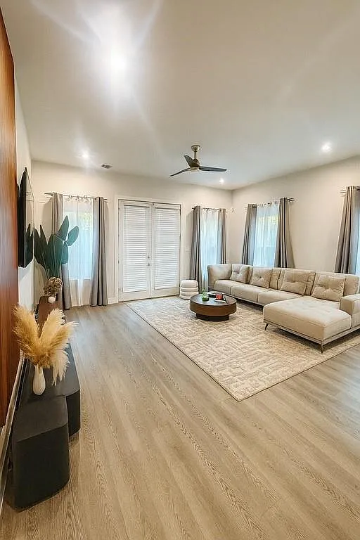 4 bed, 3.5 bath, 3668 sqft, $2,600 — Photo 3