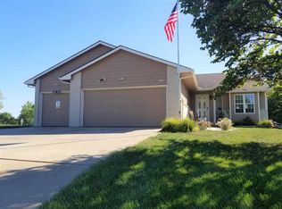 1645 N Prairie Run Cir, Mulvane, KS 67110