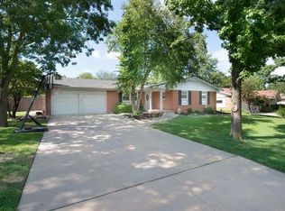 5934 Clarendon St, Wichita, KS 67220