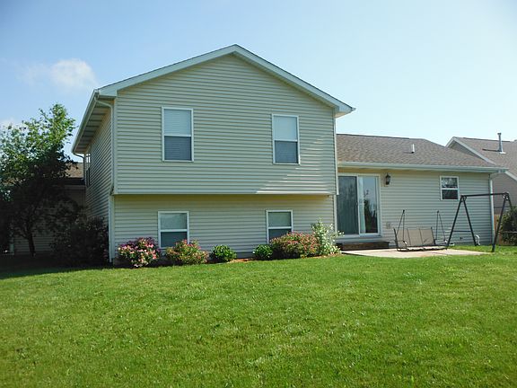 3rd image of 6887 Squirrel Creek Ave