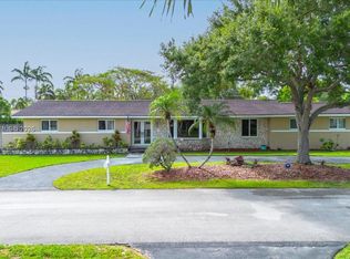 9750 SW 143rd Dr, Miami, FL 33176