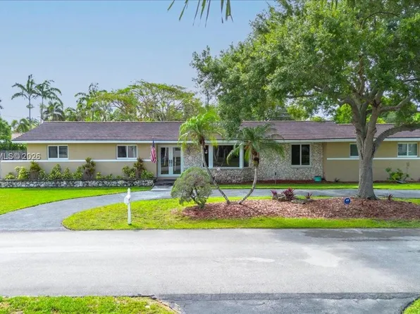 9750 SW 143rd Dr, Miami, FL 33176