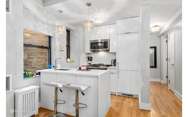 Rented by Douglas Elliman | media 31