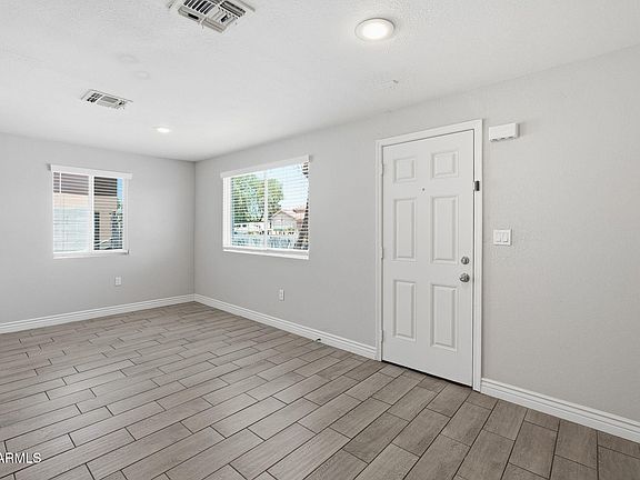 4th image of 1725 W CAROL Avenue