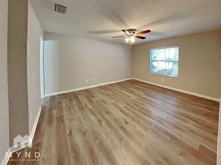2125 Karen Dr — Photo 8