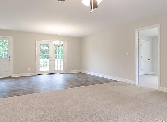 3rd image of 109 Surratte Dr