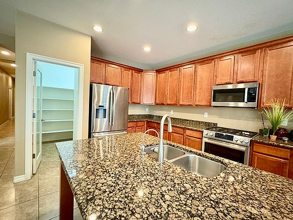 5th image of 4810 S California Pl