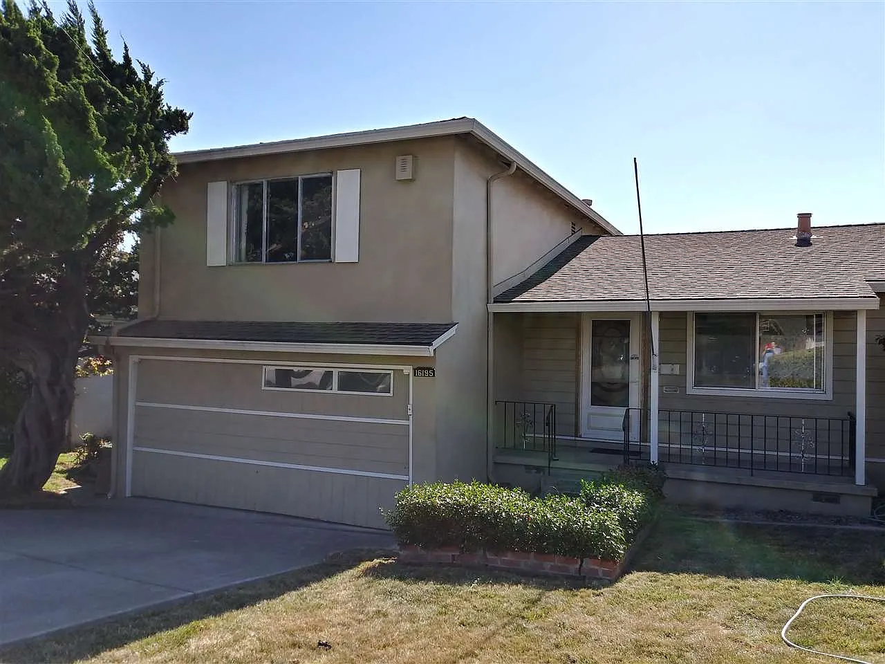 16195 Lyle St photo 1