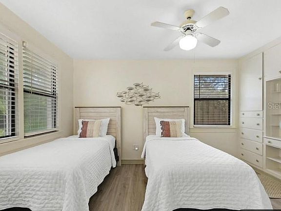 4th image of 210 Flagler Blvd