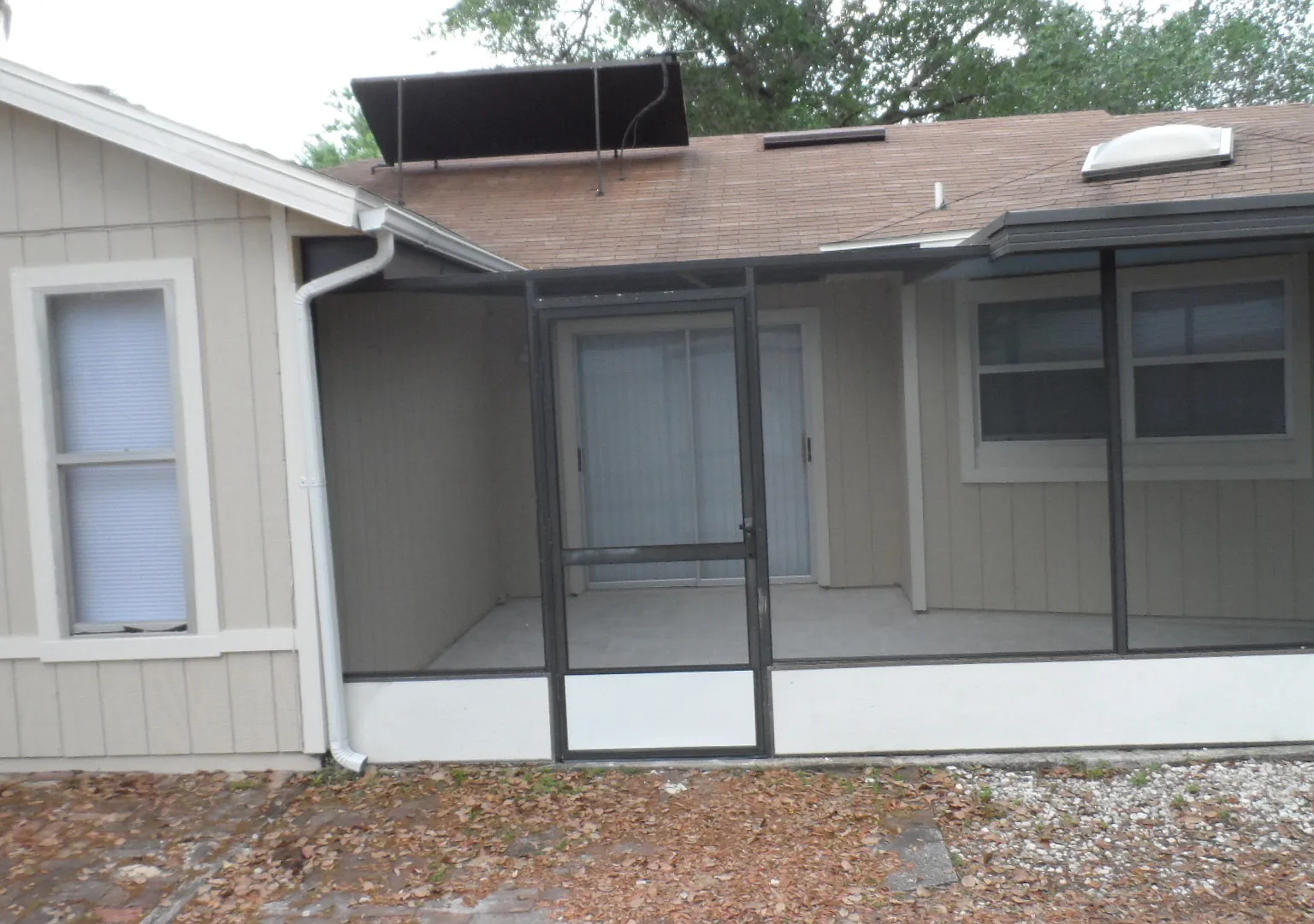 4 bed, 2.0 bath, 1522 sqft, $2,000 — Photo 2
