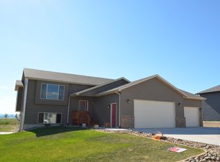 22969 Morninglight Dr, Rapid City, SD 57703