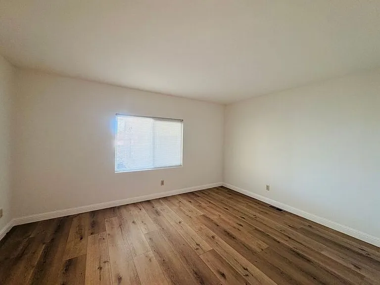 909 Richland Rd — Photo 14