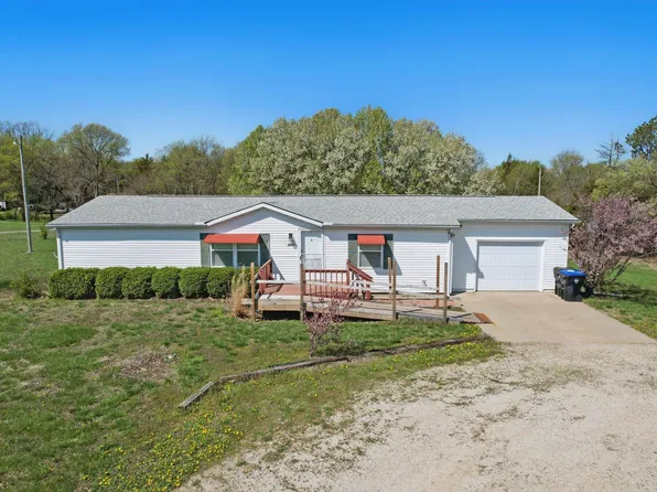 7827 SE Berryton Rd, Berryton, KS 66409