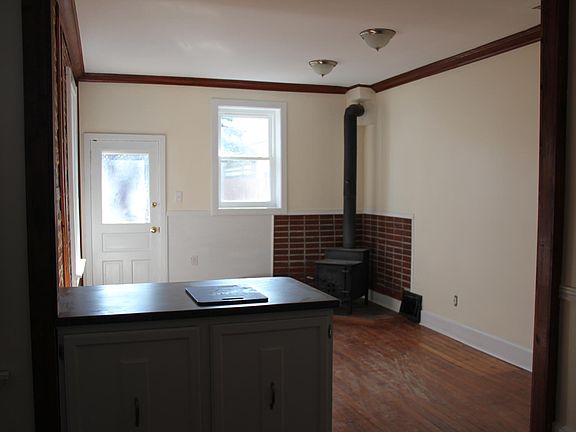 4th image of 1702 W 13th St