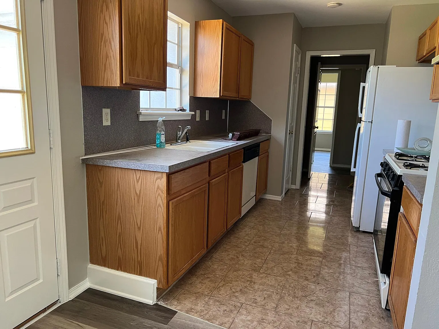 3 bed, 1231 sqft, $1,500 — Photo 4