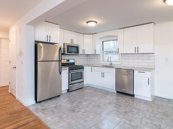 2nd image of 162 Park Hill Ave #1