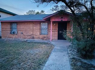 141 Los Angeles Dr, Eagle Pass, TX 78852
