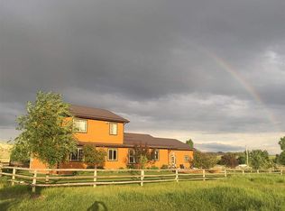 10 Pebbles Ln, Lander, WY 82520