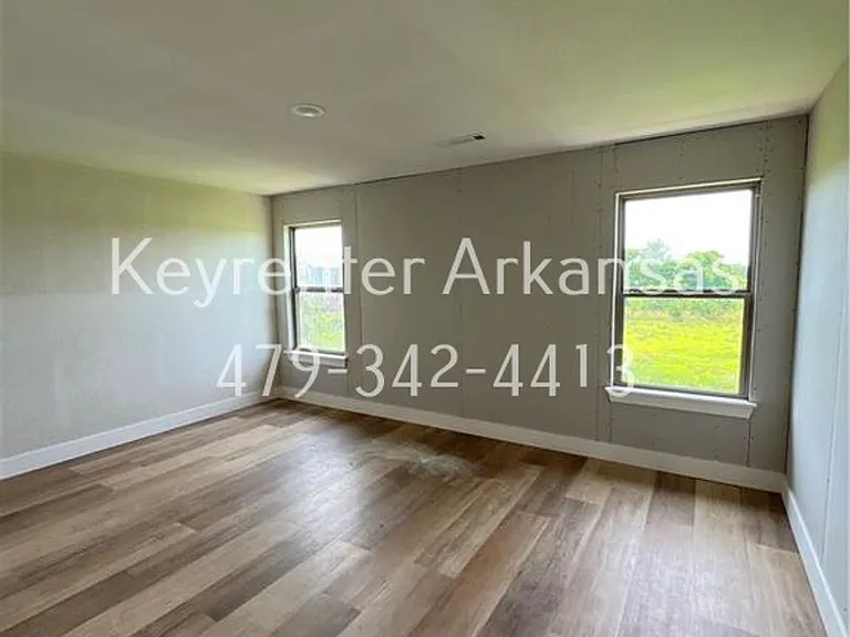 SW Livingston Sq Duplex — Photo 17
