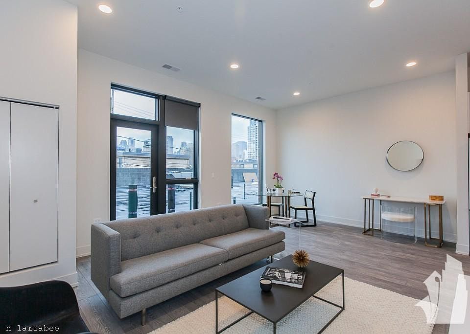 1st image of 855 N Larrabee St #524