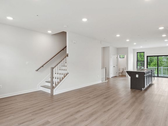 5th image of 5115 Rosie Oliver St