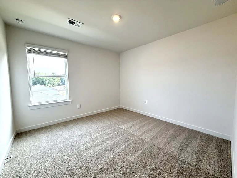 2372 Woodmeadow Dr — Photo 27