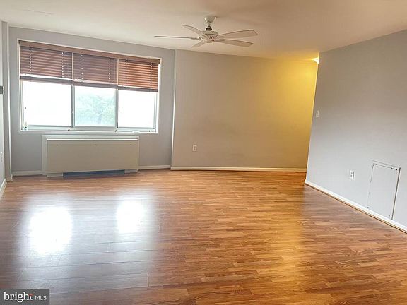 4th image of 10201 Grosvenor Pl APT 1628
