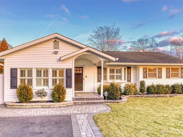 169 Belleview Avenue, Center Moriches, NY 11934