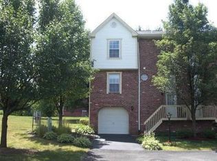 613 Carters Grove Dr, Gibsonia, PA 15044