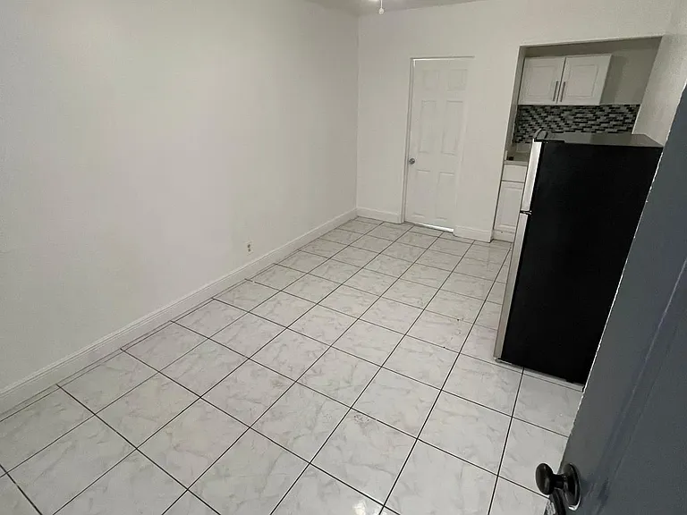 1843 Dewey St #116 — Photo 11