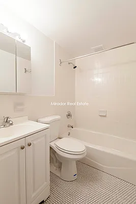 Rented by Mirador Real Estate | media 23