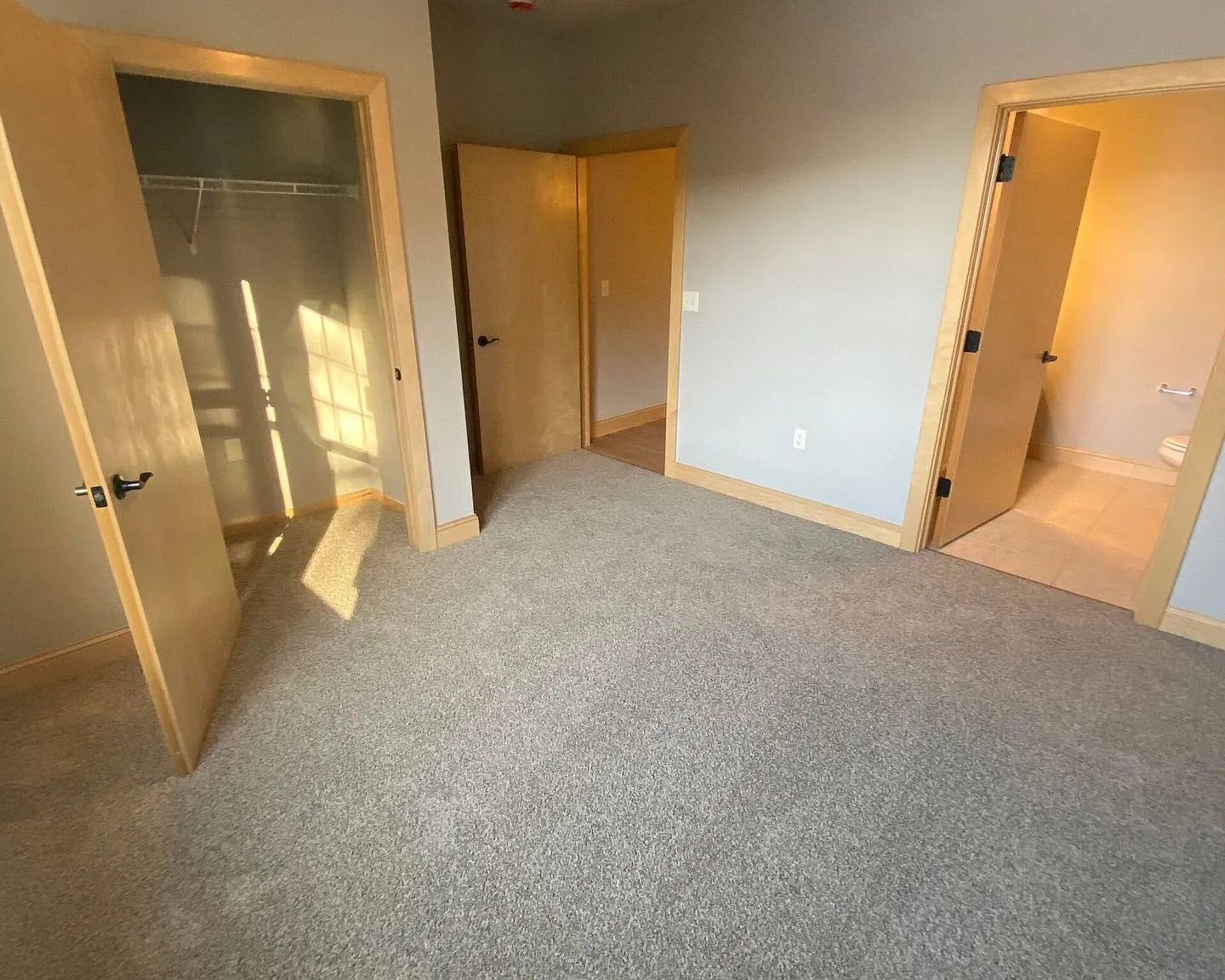 Delafield Lakes Apartments — Photo 4
