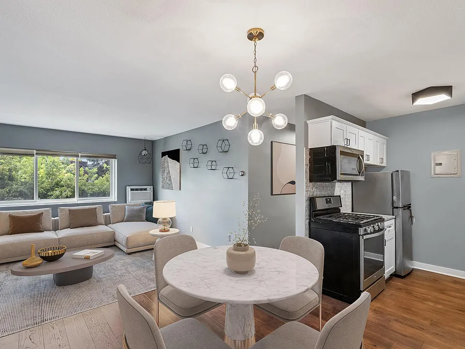 504 W Franklin Ave #2C
