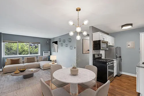 504 W Franklin Ave #2C Photo 1