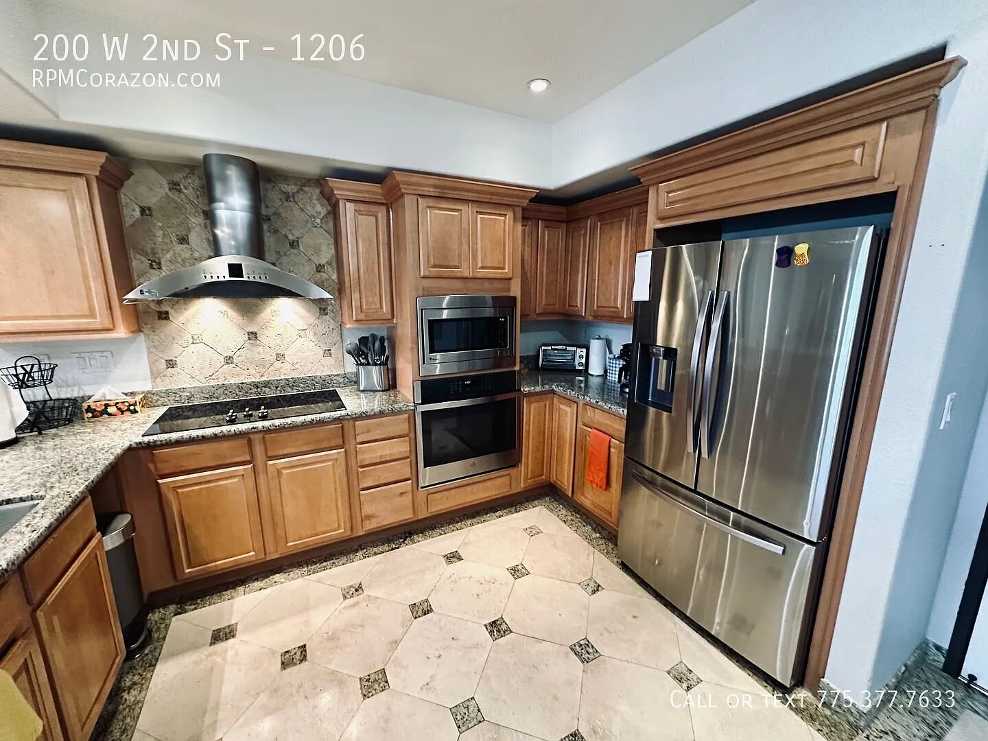 Fully furnished upgraded luxury condo with amazing views and 2 large suites + 2 garage spots! — Photo 3