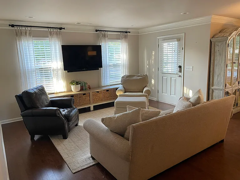 587 Cypher Dr — Photo 2