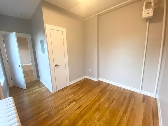 4th image of 618 W 182nd St #9
