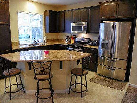 2nd image of 1228 Landmark Cir