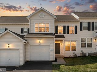 2233 Live Oak Ln #2233, York, PA 17406