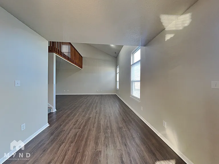 1698 Prairieview Ln — Photo 12