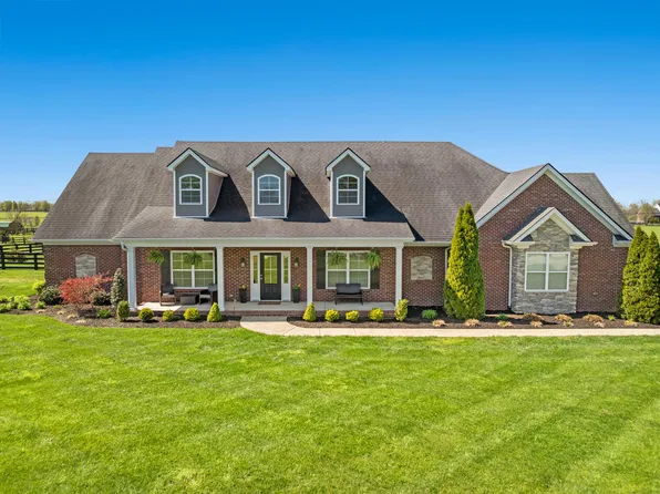 111 Colonial Dr, Versailles, KY 40383