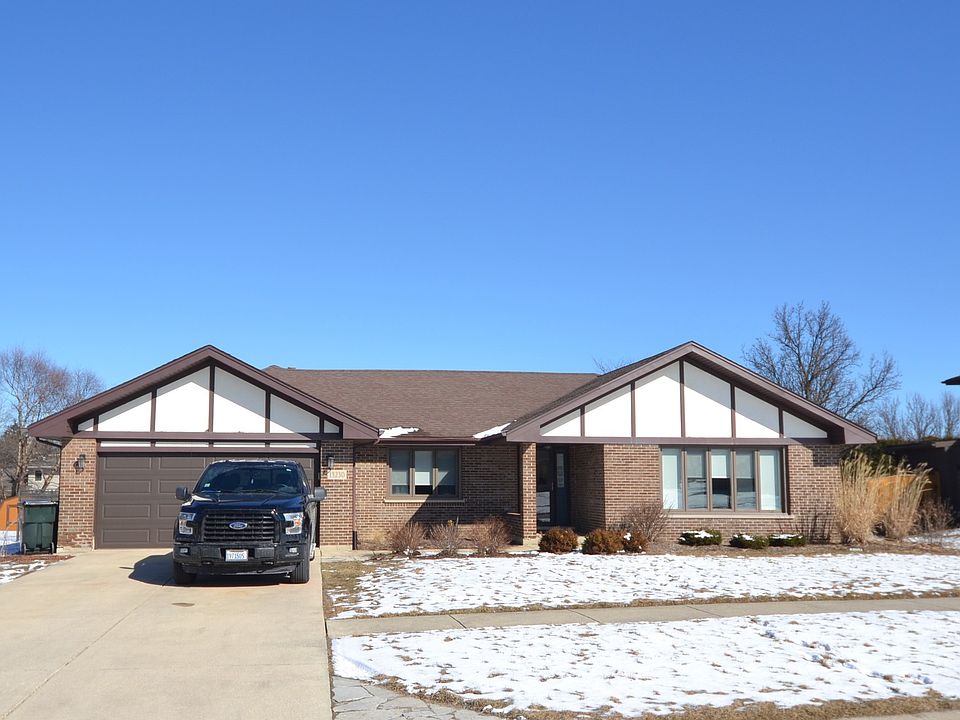 1st image of 13230 W Pine Grove Ct