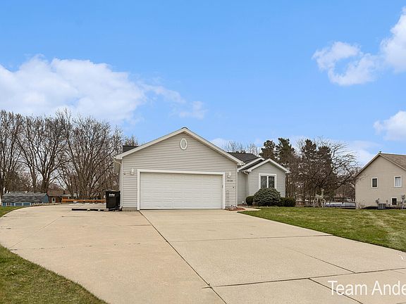 3rd image of 1030 Sunrise Ln NW