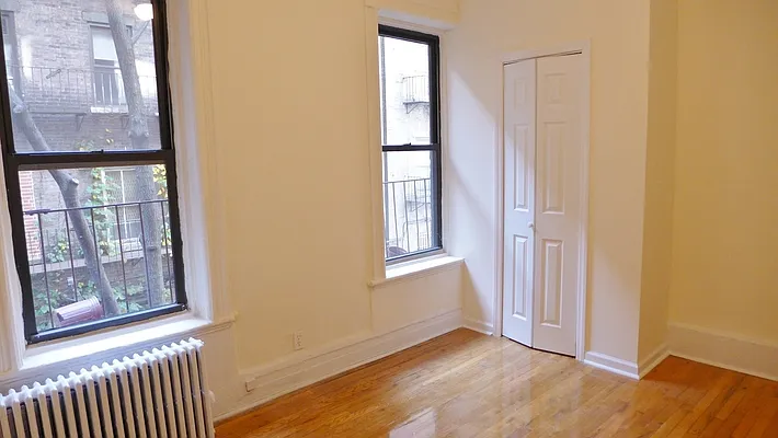 Rented by Avenues Real Estate | media 16