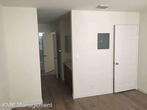 5th image of 1866 Greenfield Ave APT 103