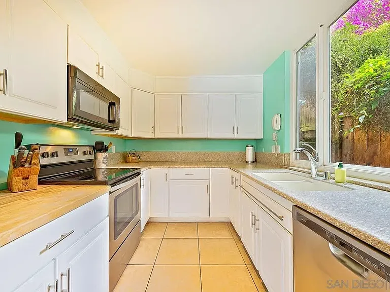 1520 Virginia Way — Photo 9