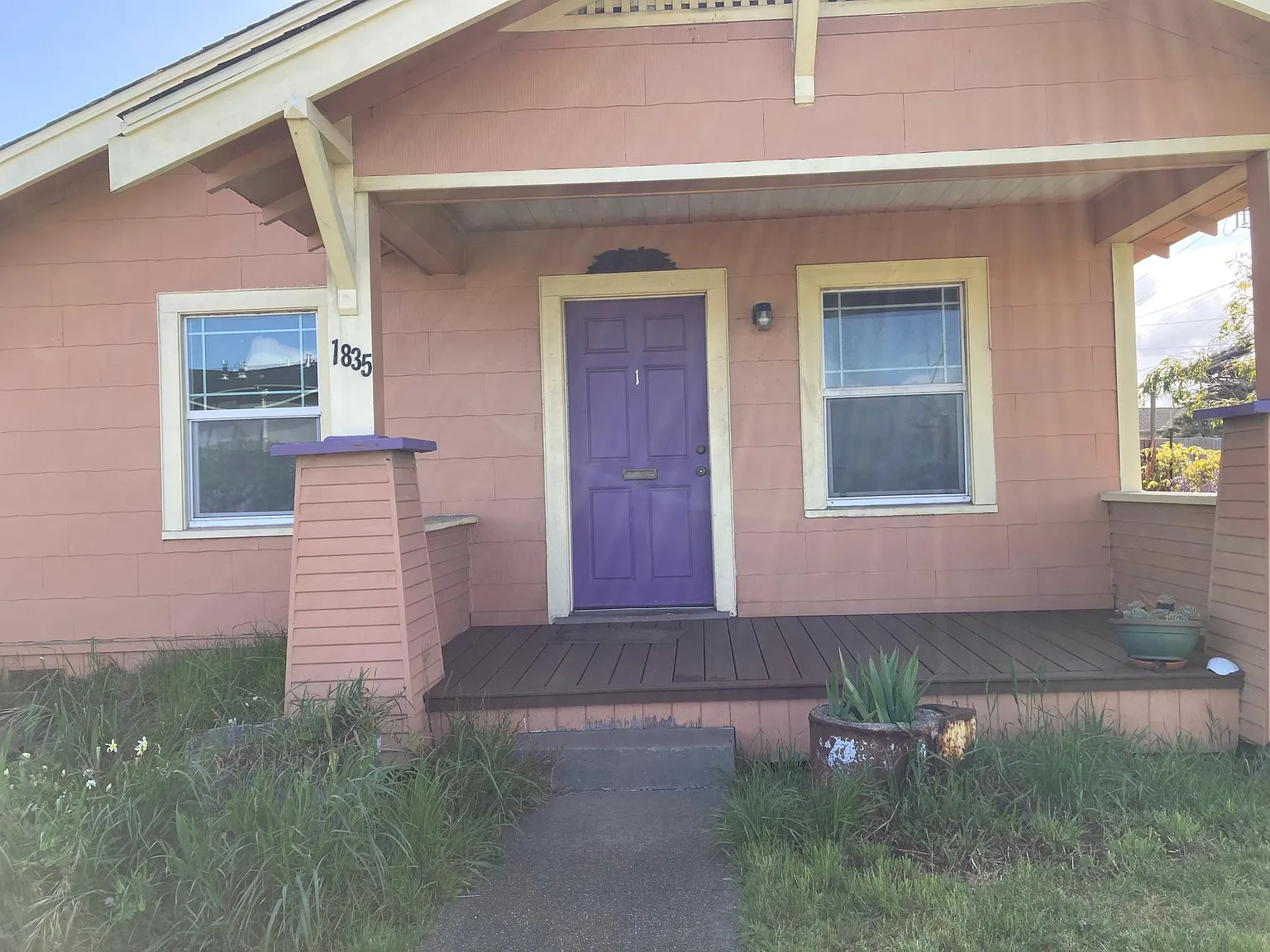 1835 Albee St — Photo 1