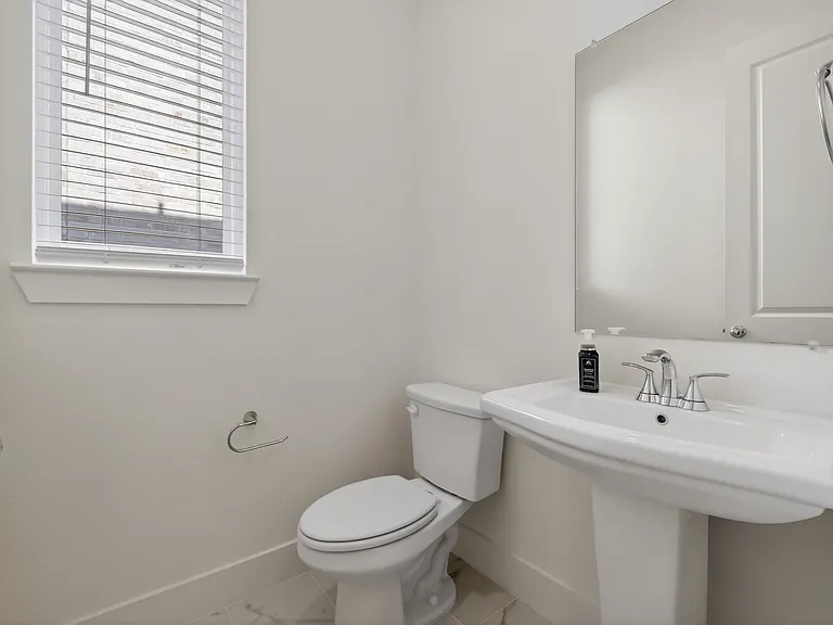 422 Firecrest Ln — Photo 5
